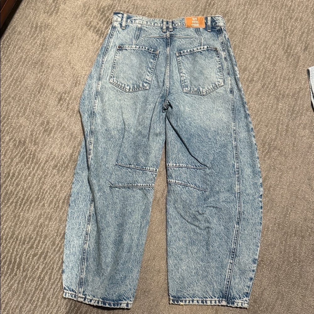 Free People We the Free Good Luck Mid Rise Barrel Ultra Light Beam Jeans - Picture 6 of 6
